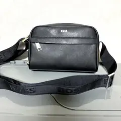 【新品同様】　正規品　HUGO BOSS黒 レザー ショルダーバッグ