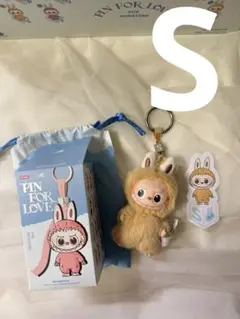 LABUBU イニシャルラブブ　S PINFORLOVE 正規品