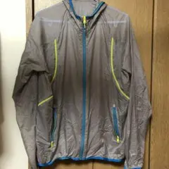 ランニングブレーカー