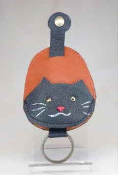 ♥ハンドメイド♥本革　ネコのデザインキーホルダー（オレンジ＆ブラック）