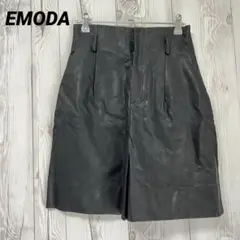 新品！【エモダ】ハイウエストショートパンツ　フェイクレザー　M 　黒