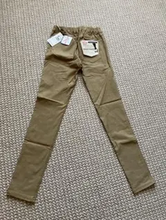 カーキ スキニーパンツ 新品タグ付き