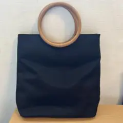 黒いキャンバストートバッグ 木製ハンドル