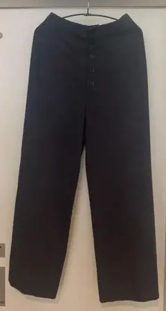 黒 ワイドパンツ 前面ボタン式
