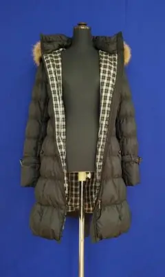 (美品)バーバリー黒ダウンコート ロング丈 たぬきファー 38