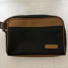 クラッチバッグ〈ピエールカルダン〉
