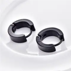 【人気商品】ブラック　フープ　シンプル　ピアス　両耳　リング　ユニセックス