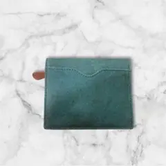 １点限り！新品未使用品✨️ダークグリーン メンズ二つ折り財布 レザー財布 内側茶色
