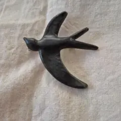 po-to-bo ポトボ　黒い鳥型ブローチ　陶器　札幌　作家さん