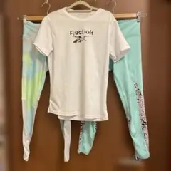 Reebok Tシャツとレギンスセット