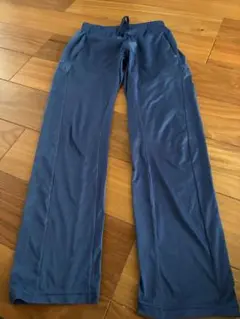 足長に見える　DESCENTE ジャージ　薄め　秋に向けてピッタリ