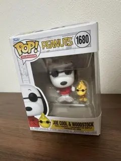スヌーピー ＆ チャーリーブラウン　フィギュア　2体セット　FUNKO　POP Amazon.com: Funko Peanuts POP! TV Collectors Set: Charlie