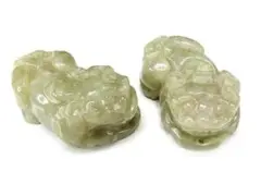 ひすい本翡翠ジェダイトヒキュウ彫り貔貅ペア天然石置物財運風水物より濃いめ中型石街