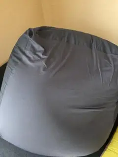 体にフィットするソファ　ネイビー