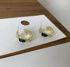 a新品☆安心のメルカリ便☆オルチャ☆韓国☆東大門☆デザインピアス ☆ゴールド☆