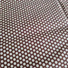 小関鈴子さん生地53 ヘキサゴンドット柄　茶色　110×100cm