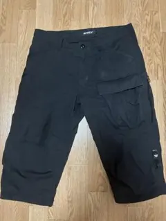 AVIREX ブラック カーゴ ショートパンツ L クロップド
