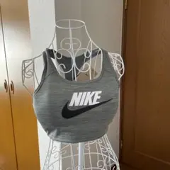 NIKE スポーツブラトップス