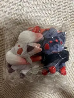 ポケモン　にたものどうし　ゾロア　ヒスイゾロア　キーホルダー　ぬいぐるみ