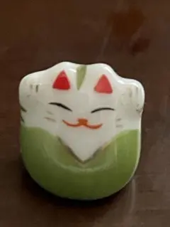 【縁起物】招きねこの置き物　緑の招き猫　幸運ねこ