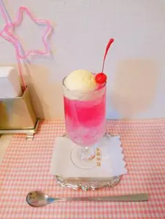 ➀いちごのクリームソーダ 食品サンプル フェイクスイーツ
