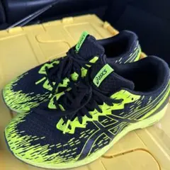 asics ランニングシューズ 黒/黄緑