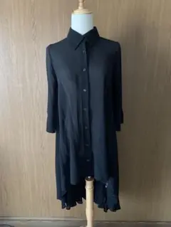 黒いブラウス五分袖