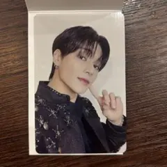 ATEEZ ワールドツアー　映画　ムビチケ　特典トレカ　ウヨン