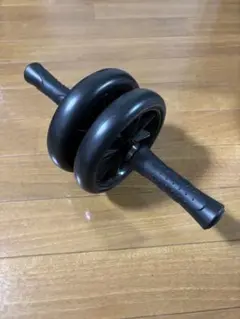 夢の6パックへ。腹筋ローラー。