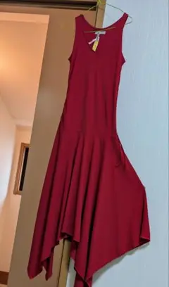 レッド アシンメトリック ノースリーブワンピースクリーニング済