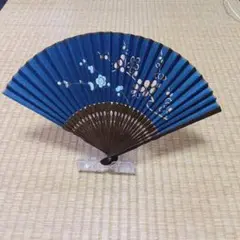 ネイビーブルー 花柄 扇子 透明スタンド付き