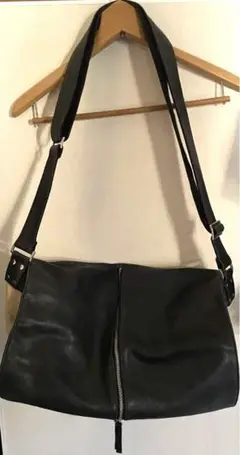 tohpo レザーショルダーバッグ