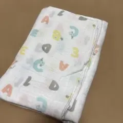 アルファベットプリントおくるみ