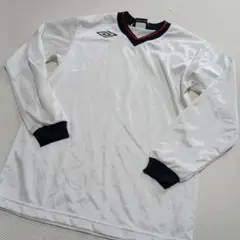 新品150★Umbro ホワイト長袖Vネックシャツ