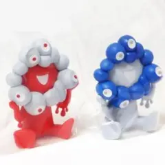 万博会場限定 ミャクミャク ガチャ（お座り）レッド×グレー＆グレー×ブルー