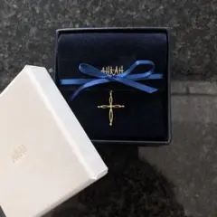 【最終値下げ】AHKAH アーカーブラン クロスネックレス ダイヤ付き