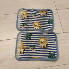 ライオンと花柄の　抱っこ紐のよだれカバー
