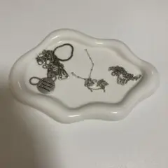 ホワイトセラミックジュエリートレイ