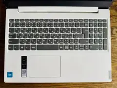 新品　Lenovo ノートPC ホワイト 大画面