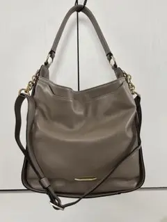 美品　インターステイプル 本革 ショルダーバッグ
