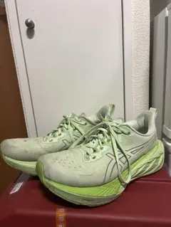 アシックス ノブァブラスト4