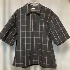 黒と白のチェック 半袖シャツ
