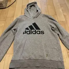 adidas SPORT ESSENTIALS グレー パーカー