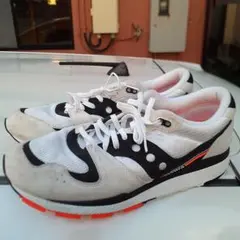 Saucony Shadow 5000 ホワイト/ブラック/オレンジ