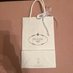 PRADA 紙袋 リボン付き