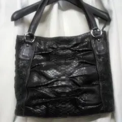 黒パイソンレザートートバック