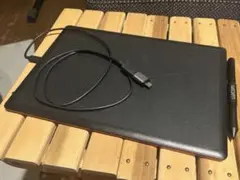 Wacom One ペンタブレット本体 ブラック・レッド