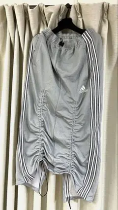【最終値下げ】adidas アディダス リメイクスカート ライトグレー