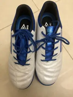 Umbro サッカー　トレーニングシューズ　23
