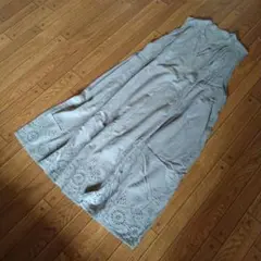 未着用　刺繍入り　ノースリーブ　ロングワンピース　くすみグリーン　Aライン